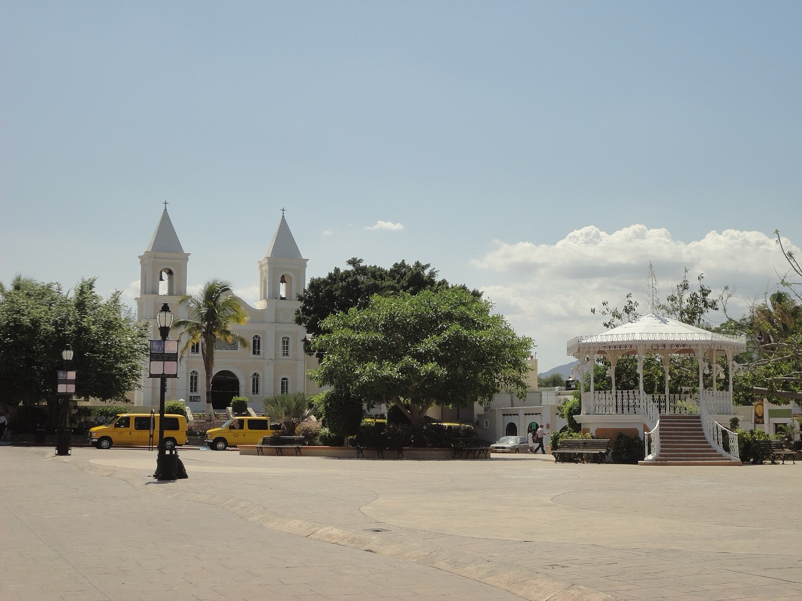 Main plaza of San José del Cabo with its white gazebo and the twin-towered mission church
