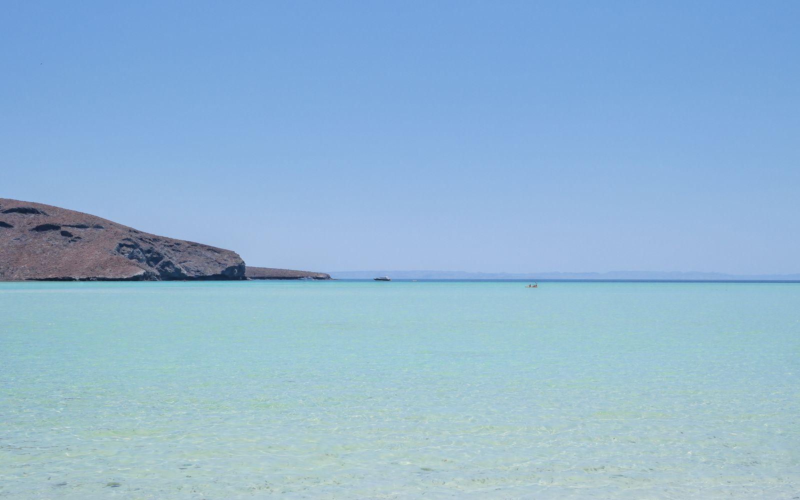 The turquoise lagoon at Balandra near La Paz