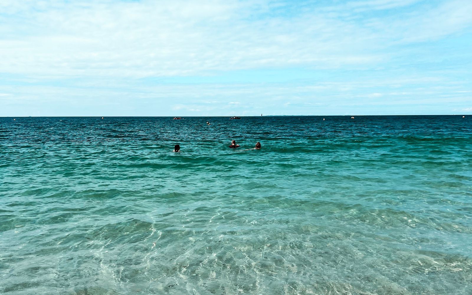 Calm, swimmable turquoise water in Los Cabos