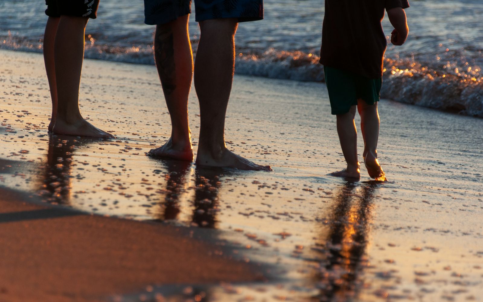 A family beach day in Los Cabos